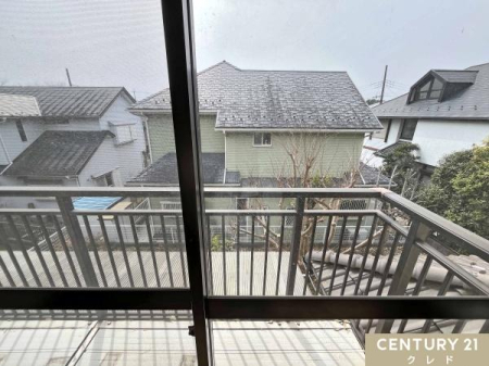 �o���R�j�[ 2�̕������q���������o���R�j�[�B�����͂����Ղ�̌����������݁A�����󕨂��C�����悭�������܂��B