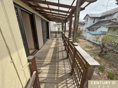 �� �؂̉������������A�����t���̍L�X�Ƃ����E�b�h�f�b�L�B�x���͂���𒭂߂Ȃ��炨�����y���񂾂�A���Ƒ���BBQ��������ƁA�A�E�g�h�A���r���O�𖞋i�ł��܂��B