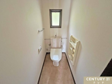 �g�C�� 1�E2�K�̊e�K�Ƀg�C�����������Ă��܂��B���̖Z�������Ԃ����ԑ҂��̐S�z���Ȃ��A������̃g���u���������S�ł��B