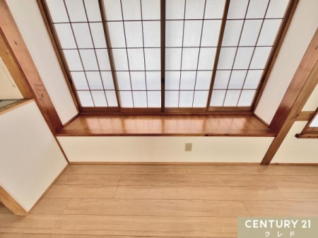 ���r���O �yLDK16���z
��q���͘a����ʂ��ď_�炩�Ȍ��Ɩ��邳�����r���O�ɉ^�т܂��B
�a���ɂ��m���ɂ����킹�₷�����r���O�ŁA���C�ɓ���̃��C�A�E�g���y���߂܂��B