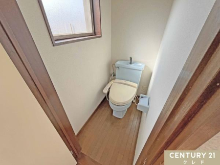 �g�C�� �g������̗ǂ��������֍��ɁA��􂢈�̌^�^���N��������g�C���B
���t���Ŗ��邭�A���C�����₷����ԂŁA����I�ɐ�����ۂĂ܂��B