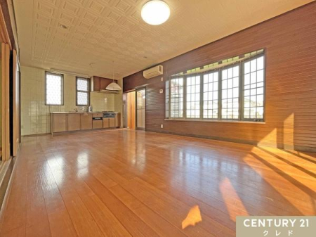 ���r���O �yLDK17���z
������ŗz���������Ղ�ƍ~�蒍���A�J�������ӂ���ԁB
�����݂̂���t���[�����O����Ԃɗ����������v���X�B