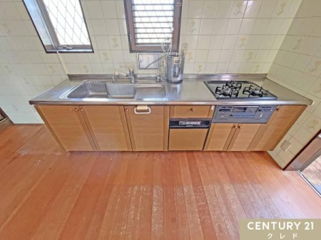 �L�b�`�� �L�����[�N�g�b�v�̃V�X�e���L�b�`���I
���v�w����ō�Ƃł��܂��B
�����獷�����ގ��R�����茳�𖾂邭�Ƃ炵�A�����̂����������K�ɁI