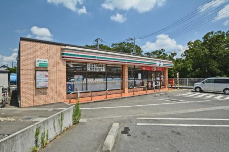 ���ӊ� �y�R���r�j�z�Z�u���C���u���񋏉w��X�F2066m