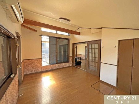 �m�� �y�m��9.5���z
���r���O�ɗאڂ����m���B���Ƃ��Ă͂������A�����˂��J����΋�Ԃ��ЂƂȂ���ɍL����A���r���O�ƍ��킹�Ďg���܂��B