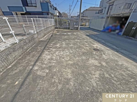 ���ԏ� ����4�䒓�ԉ\�I
�������Y�����قȂ邲�Ƒ����߂����₷���A�\���ȃJ�[�X�y�[�X�ł��B
�����䂨�����̕���}�ȗ��q���ɂ��𗧂��܂��B