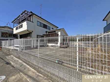 �O�ʓ��H�܂ތ��n�ʐ^ �쑤�ɖʂ������邭�J���I�Ȃ���́A����������Ղ�Ɨz�����~�蒍���܂��B
�l�G�܁X�̎��R�������Ȃ���A�̂т̂тƉ߂������Ԃł��B