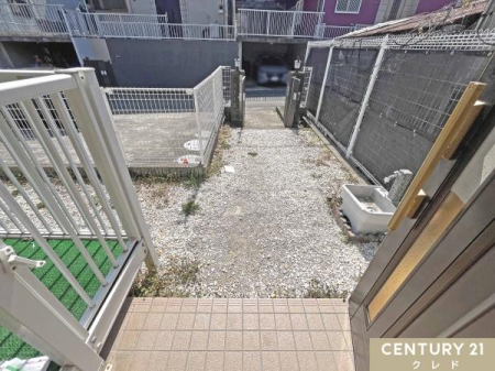 ���� �O����������A���q�l�̗V�ѓ���≘�ꂽ�O�p�i�Ȃǂ������������ޑO�ɂ��O�ł��ꂢ�ɐ􂤂��Ƃ��ł��܂��B
�K�[�f�j���O���Ԃ̍ۂɂ��𗧂��܂��I