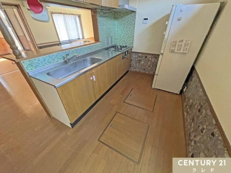 �L�b�`�� ���r���O�_�C�j���O�ɂ��邲�Ƒ��̗l�q�������Ȃ��痿�����y���߂܂��I
�_�C�j���O�ւ̂��H���̎󂯓n���E�ЂÂ����X���[�Y�ȃJ�E���^�[�t���B