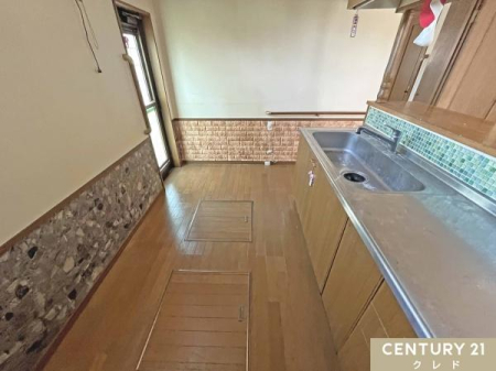 �L�b�`�� �㉺�Ɏ��[��݂����V�X�e���L�b�`���I
���M�⒲�����Ȃǂ��������ڂ���A�������X�b�L���Ƃ�����Ԃ�ۂĂ܂��B
�S�~�o���ɕ֗��ȏ�����t���B