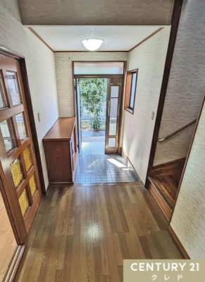 ���� ��Ƃ肠��L���̌��ւ̓����h�Z����x�r�[�J�[�Ȃǂ��u���₷���A���̍Q���������������X���[�Y�ł��B
���փh�A�ɃK���X�������Ă���̌�����������m�ہB
���[�ɂ͉Ƒ����̌C���܂Ƃ߂Ď��[�ł��܂��B