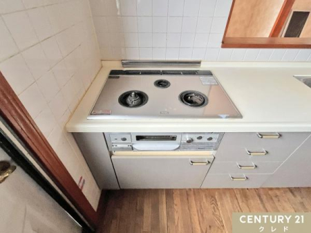 �L�b�`�� �y3���R�����z
�t���b�g�ȃ��[�N�g�b�v�͂��|�����ȒP�I���̖Z�������ԑтɂ����ٓ��E���H�̏��������₷��3���^�C�v�̃R�����ł��B