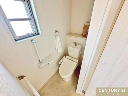 �g�C�� ���Z�܂��ɂ͋@�\���[�������������g�C����ݒu�B
���ւ̖��C�����炷���Ƃ��ł��A���≘��̕t���ɂ�������Ő�������ۂ��Ƃ��ł��܂��B