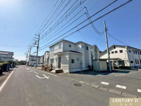 �O�ʓ��H�܂ތ��n�ʐ^ ����6���~�k��6���̊J���I�Ȋp�n�B2���������H�ɖʂ��Ă��邽�߁A�ʕ��E�̌��Ƃ��ɗǍD�ł�