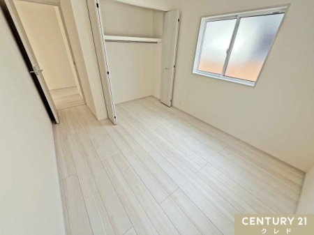 �m�� �y�m��5���z
�z���C�g�~�ؖڒ��̖��邭�������̂���m���B�V���v���ȓ����Ȃ̂ŁA���D�݂̉Ƌ��u���Ď����D�݂̋�Ԃ���邱�Ƃ��ł��܂��B