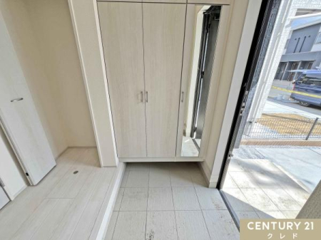 ���� �V��܂œ͂���e�ʂ̃V���[�Y�{�b�N�X�ŁA���Ƒ��̌C���X�b�L�����[�B���o�����O�̐g�����Ȃ݃`�F�b�N�ɕ֗��ȑS�g���t���ł��B