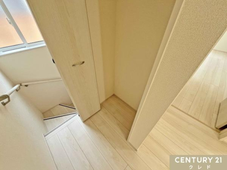 ���[ �y�L�����[�z
���Ƒ����L�Ŏg������[�X�y�[�X�B���Օi�̃X�g�b�N��|���p�i�A�G�ߊO�̉Ɠd�̎��[�Ȃǂɂ����g�����������܂��B