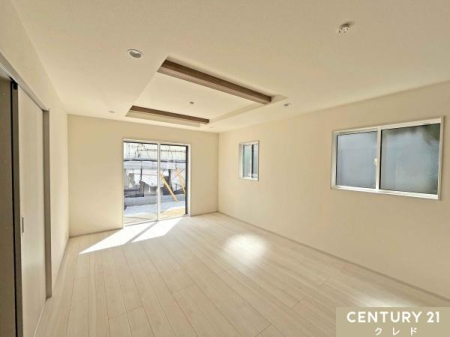 ���r���O �yLDK16���z
3�ʍ̌��A�쓌���ɊJ������݂������r���O�́A���邢���������Ղ�Ɠ��鋏�S�n�̗ǂ���ԁB���Ƒ��݂�Ȃ����R�̂ŐS�n�ǂ��߂������Ƃ��ł��܂��B