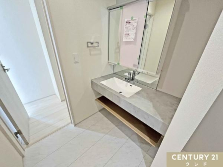 ���ʑ�E���ʏ� �嗝�Β��J�E���^�[���f����I�[�v���T�j�^���[�B�L�X�Ƃ������ʃX�y�[�X�Ƒ�^�~���[���̗p���A�z�e�����C�N�ȍ����������o���܂��B