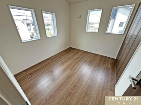 �q������ �y�k���@�m��5.25���z
���z�V�䂪�A�N�Z���g�ɂȂ���5.25���̗m���B�����̑����玩�R���������Ղ�ƍ������ށA���邭�S�n�悢�������ł��B