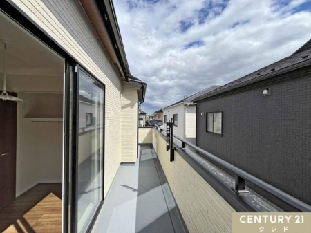 �o���R�j�[ 2�̕�������o����ł���A�쓌�����̍L�X�Ƃ������C�h�o���R�j�[�B�����͂����Ղ�̌����������݁A�����󕨂��C�����悭�������܂��B