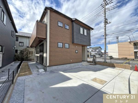 �O�ʓ��H�܂ތ��n�ʐ^ JR��z���E�������u�����v�w�k��9���B���ӂɂ̓X�[�p�[�Ȃǂ̏��Ǝ{�݂��[���B�q��Đ��тɂ��������A�֗��ň��S�ȏZ���������Ă��܂��B