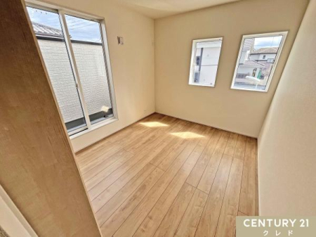 �m�� �y�m��5.25���z
�k�������̃o���R�j�[�֒��ڏo����\�ȁA���邭�J���I�ȗm���B2�ʂ̑����玩�R�����������݁A���ʂ����ǍD�ł��B