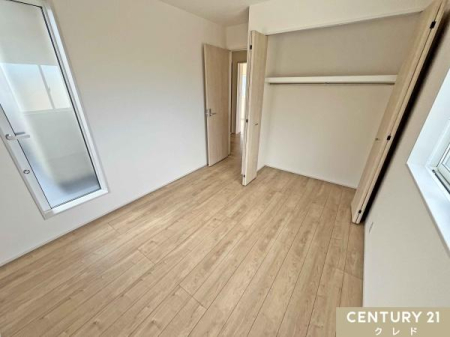 �m�� �y�m��5���z
���邢�ؖڒ��̃t���[�����O�������݂̂����Ԃ����o���Ă���A�q�������⏑�ցA��̂������Ȃǂɂ҂�����B�k�������̃o���R�j�[�֒��ڏo����\�ł��B