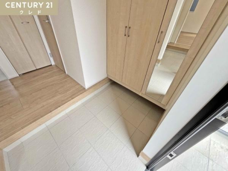 ���� �V��܂œ͂���e�ʂ̃V���[�Y�{�b�N�X�ŁA���Ƒ��̌C���X�b�L�����[�B���o�����O�̐g�����Ȃ݃`�F�b�N�ɕ֗��ȑS�g���t���ł��B