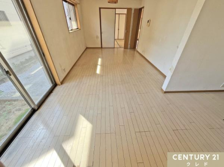 ���r���O �yLDK15.625���z
��ʍ̌��ň�������邢��Ԃ��ێ��ł��܂��B
�Ƌ�̔z�u�̎��R�x�̍��������O�^�C�v�̃��r���O�͓������m�ۂł��܂��B