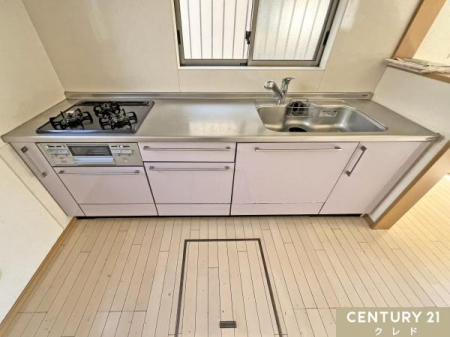 �L�b�`�� ���[�L�x�ȃV�X�e���L�b�`���͓����ɂ�Ƃ�����A�Z��Ԃ��L���m�ہI
�L�b�`���c�[���Ȃǂ���������Ǝ��[���邱�Ƃ��ł������̂������₨�|�������K�ɍs�����Ƃ��ł��܂��B