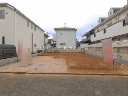 �O�ʓ��H�܂ތ��n�ʐ^ ���ݍX�n�̏�Ԃł��B���ꂩ�猚�z���X�^�[�g���܂��B
�����܂Ő������ʐ^���X�V�������܂��B