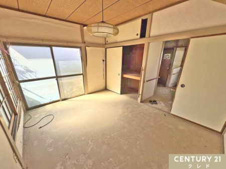 �m�� �y�m��6���z
3���ʂ���z���̍�������6���̋�ԁB
���[�����邽�߁A���L�X�y�[�X�Ƃ��Ă��A�������蓮�����m�ۂ��A�C���e���A�̃R�[�f�B�l�[�g���y���ނ��Ƃ��\�ł��B