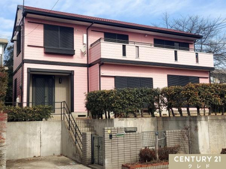 �O�ʓ��H�܂ތ��n�ʐ^ ����������u����v�w���p�\�B
�쓌�p�n�̂��Z�܂��͍���Ɉʒu���A�g���ȗz���ɕ�܂�Ă��܂��B
���̓��H�͕����ׁ̈A�Â��Ȏ��Ԃ��߂����܂��B