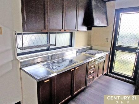 �L�b�`�� �W�����Ă��������ł���Ǖt���^�C�v�̃L�b�`���ł��B
���r���O�A�_�C�j���O�ƈ�̉������L�b�`���͂������̍ۂ��Ƒ��Ɗ��Y�����Ƃ��ł��܂��B