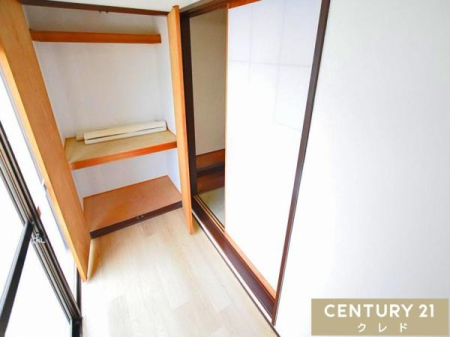 ���̑� �y�L���z
��E���났�X�y�[�X����[�Ƃ��ă}���`�Ɏg����L���B
�g������I�΂Ȃ���2�̃t���[�X�y�[�X�Ƃ��Ă����p�ł��܂��B