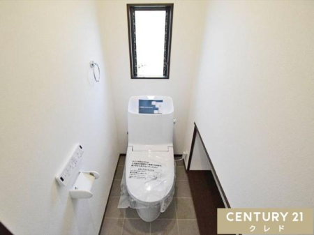 �g�C�� �g�C���A�����̃N�b�V�����t���A���V�������̂Ɍ������܂����B
���֍��t���̃g�C���͗l�X�ȋ@�\�ɂ���ĉ��K�������܂�܂��B
