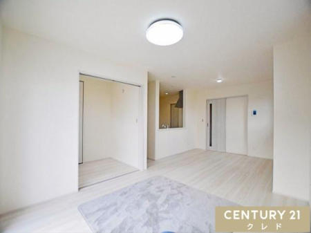 ���r���O �yLDK17.5���z
�����˂ŋ�Ԃ��L����A��Ƃ肠��17.5���̃��r���O��2�l��炵�̂��v�w����q��Ē��̉Ƒ��ɂ��I�X�X���̍L���ł��B