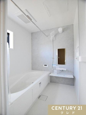 ���� ���������@�Ɨ������������ݒu���ꂽ�[���ݔ��̗����ł��B
������ꂵ�₷���ǖʂɑ��̕t���������͎��R���C�ƍ̌����\�A�J�r�΍�ɂ��L���ł��B