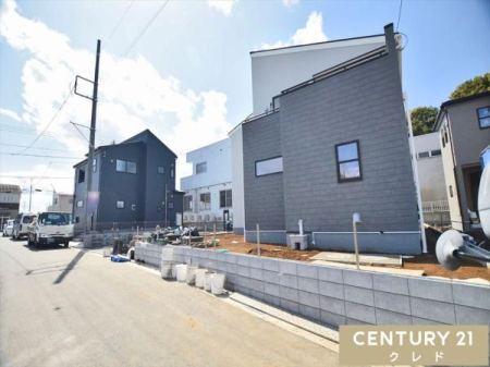 �O�ʓ��H�܂ތ��n�ʐ^ ����������EJR��z����2�������p�\�B
�u��z�v�w����o�X19����Ԍ�u������v���1���B
���~�O���[�̃c�[�g���J���[�ŁA�������ꂽ�s�s�I�Ȉ�ۂ̂��Z�܂��ł�