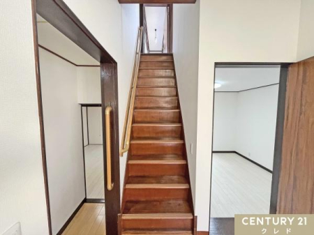 ���̑� �y�肷��t���K�i�z
�p�����s����ɂȂ�₷���K�i�ɂ͊y�ɑ̂��x������肷�肪���Ă��܂��B
�����̎ア���N�̕��₨�q�l�܂ŕ��L�����Ɉ��S�̐ݔ��ł��B