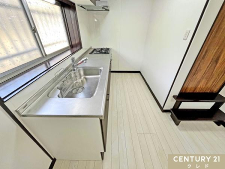 �L�b�`�� �y�V�X�e���L�b�`���V�K�����z
���t�H�[���ŐV�K�����ς݂̃L���C�ȕ����g�p�ł��܂��B
�W�����Ă��������ł���Ǖt���^�C�v�̃L�b�`���ł��B