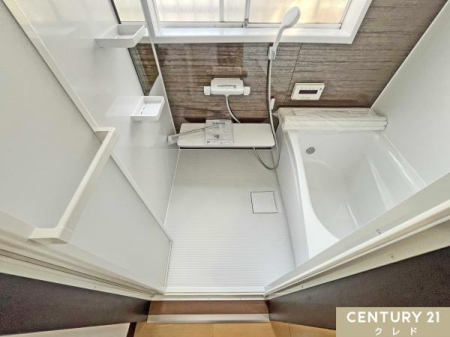 ���� �y���j�b�g�o�X�V�K�����z
��������̂Ŋ��C���ǍD�B
�V�K�����ɂ�肨���������₷���A�����ŉq���I�Ȋ����ۂĂ郆�j�b�g�o�X�Ɍ������܂����B