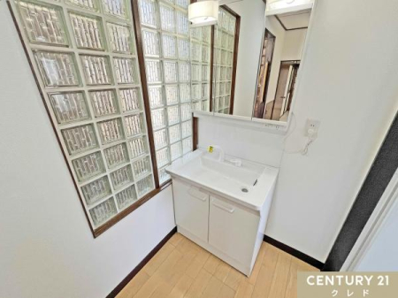 ���ʑ�E���ʏ� �y���ʉ��ϑ�V�K�����z
���[�L�x�Ȑ��ʉ��ϑ�Ɍ����B
�K���X�u���b�N�͊O����̎������Ղ�Ȃ��玩�R������荞�ݖ��邢���ʎ��������o���܂��B