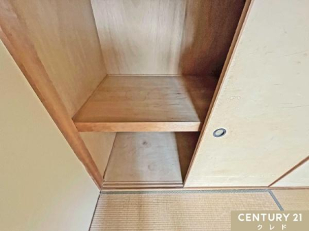 ���[ �a��6���ɉ��s���̂��鉟���ꂪ����A���z�c��G�ߗp�i�A���p�i�Ȃǂ��܂Ƃ߂Ď��[�ł��܂��B
����̕Еt�������₷���݌v�ł��B