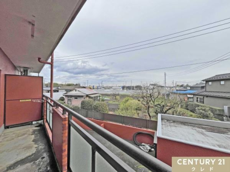 �Z�˂���̒��]�ʐ^ ���Z�܂��o���R�j�[����̒��]�ł��B
�z������̗ǂ��Z��X�G���A�̃o���R�j�[����́A���ꂽ���ɂ͐X�ƍL�����𒭂߂邱�Ƃ��ł��܂��B