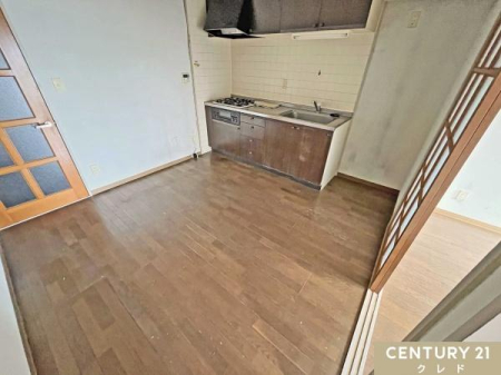 ���r���O �yDK6.5���z
�H���u���Ă��������Ƃ����X�y�[�X���m�ۂł���L��������܂��B
���Ƒ��̐H����͂ޖL���Ȏ��Ԃ��߂����܂��B