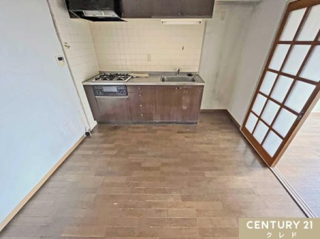 ���r���O �yDK6.5���z
�׎��ւ̓������߂��A�����������܂Ƃ܂����݌v�ł��B
�i�q�d�؂肪��Ԃ��ɂ₩�ɂȂ��A���Ƒ���g�߂Ɋ������Ĉ��S�ł��B