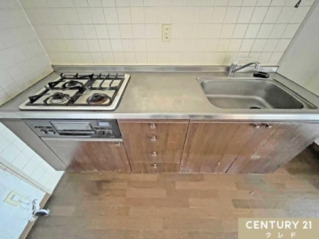 �L�b�`�� 3���K�X�R�����E���[�t���L�b�`��������A�����̗������͂��ǂ�܂��B
�㕔�ɂ����[������A�H��⒲�������X�b�L���Еt���܂��B