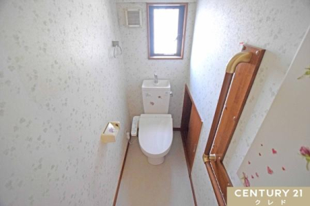 �g�C�� �g������̗ǂ��������֍��ɁA��􂢈�̌^�^���N��������g�C���B
���t���Ŗ��邭�A���C�����₷����ԂŁA����I�ɐ�����ۂĂ܂��B